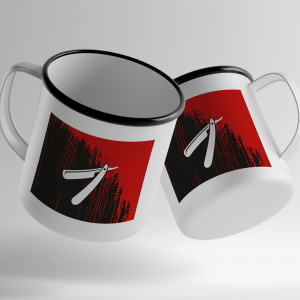 Filmkoppen #4 - To hvite metallkopper med et design av hvit barberkniv på svart bakgrunn med blod rennende fra øvre høyre hjørne